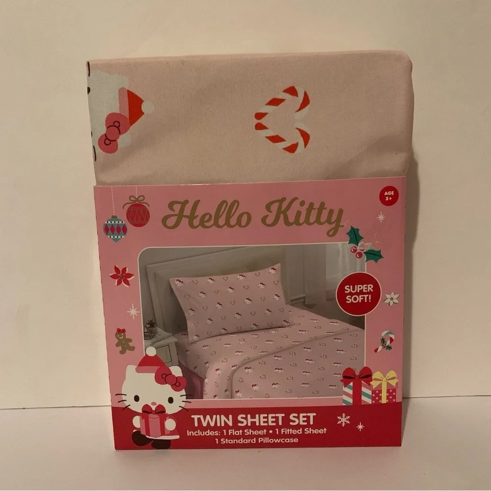 NWT. HELLO KITTY Holiday Twin Sheet Set